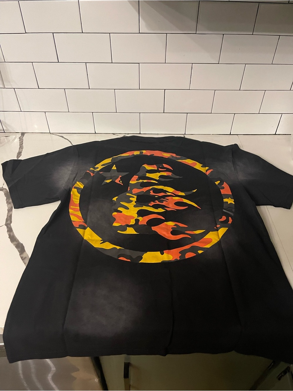 Mens Graphic Design Tee Size S. - Picture 2 of 6